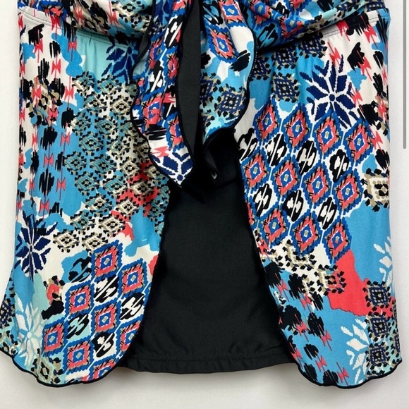 24th & Ocean Estilo flyaway tankini swim top. 
Size: Medium - Picture 5 of 11